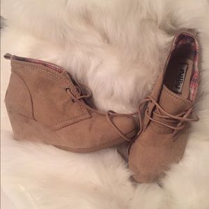 MadLove Tan Wedge Booties Size 6